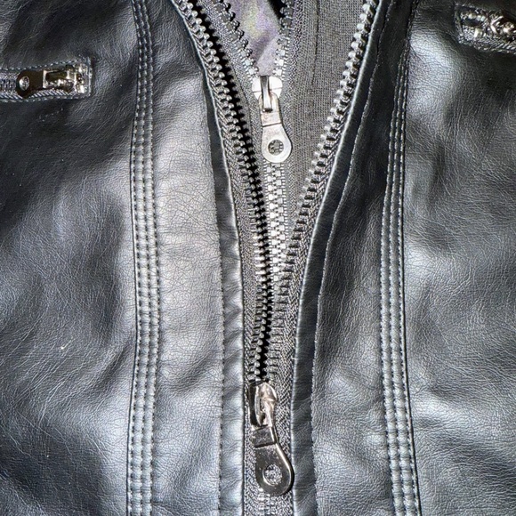 Women's Black Hooded Jacket - Picture 11 of 16